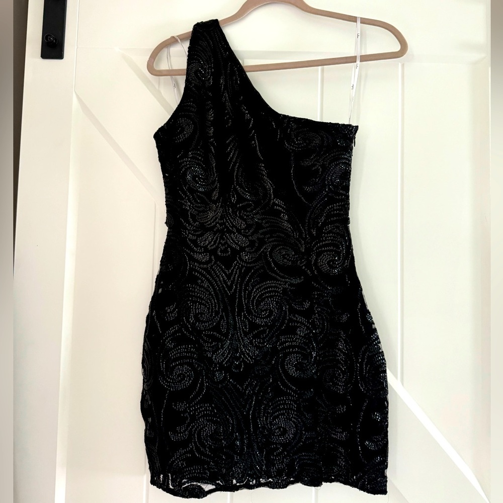 Lulu’s Black Sequin/Sparkly One-Shoulder Mini Dress